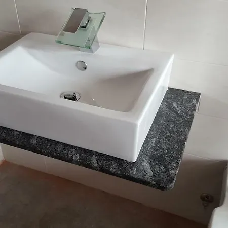 Apartamento 1 Precioso Apartamento, Bano Privado Y Cocina Office A Compartir Nocedo do Val
