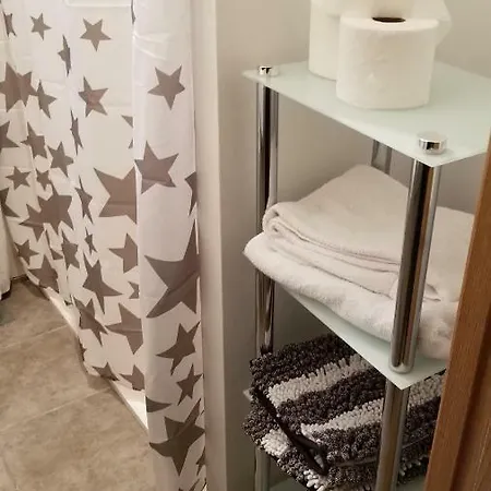 1 Precioso Apartamento, Bano Privado Y Cocina Office A Compartir Apartamento